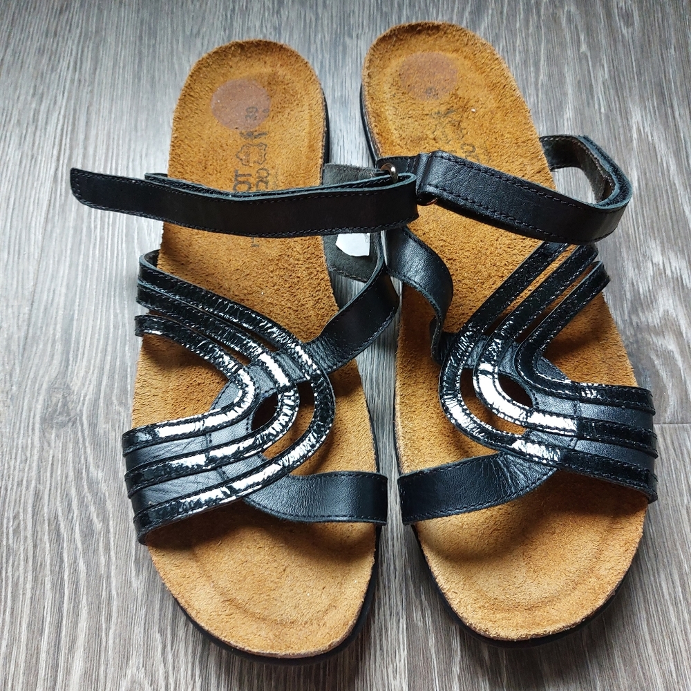 NAOT black leather sandals slides flat loafer shoes. Size 39 Super comfortable